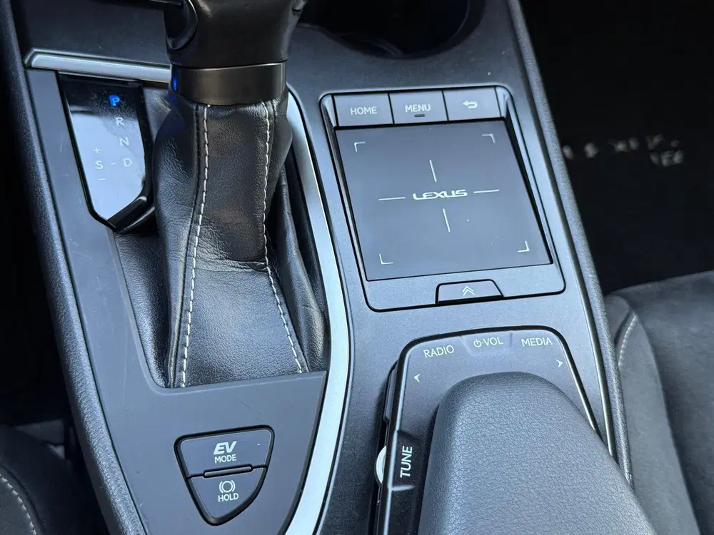 Lexus UX 250h Preference Line Hybrid Camera Cruise uit 2021, foto 14