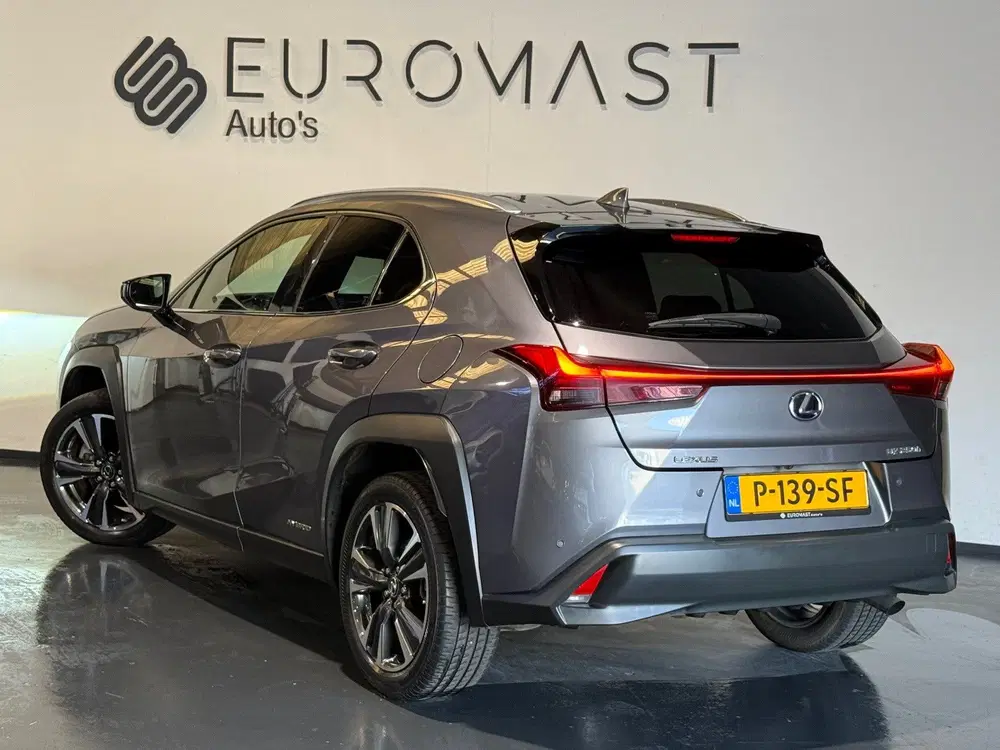 Lexus UX 250h Preference Line Hybrid Camera Cruise uit 2021, foto 3