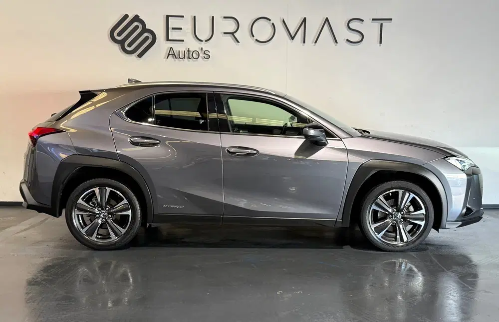 Lexus UX 250h Preference Line Hybrid Camera Cruise uit 2021, foto 7