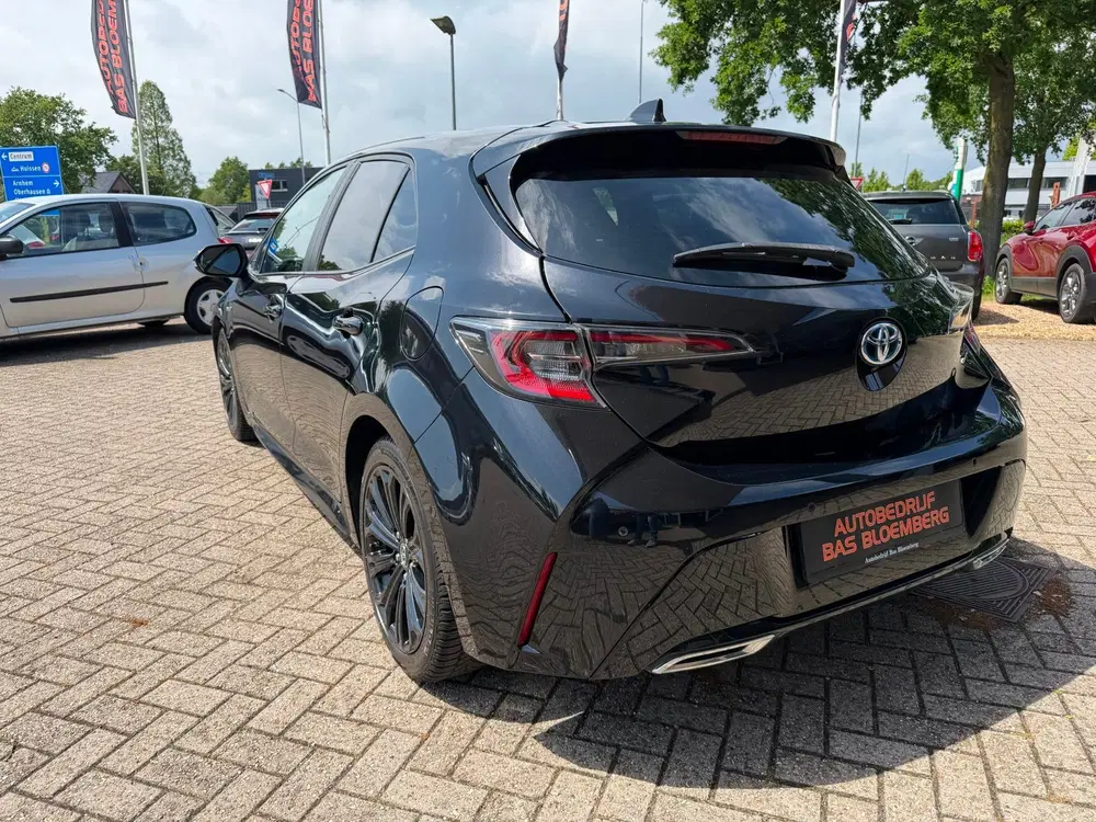 Toyota Corolla 2.0 Hybrid Dynamic uit 2020, foto 3