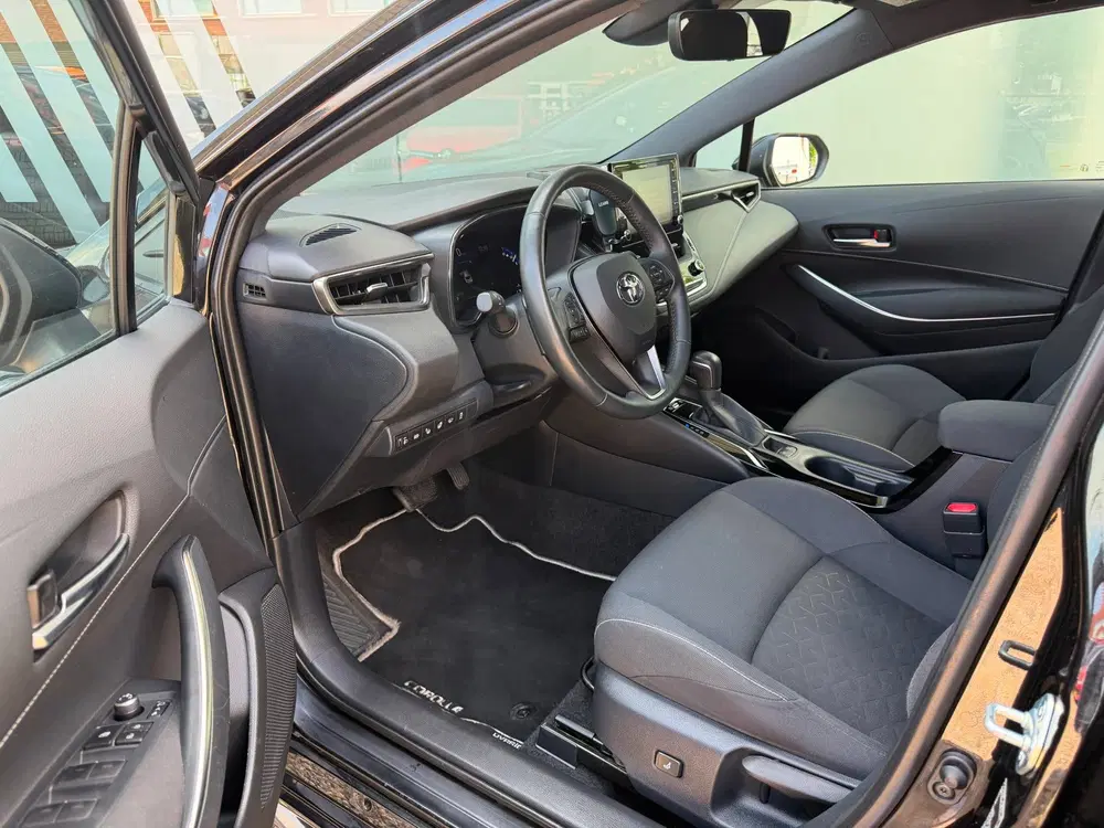 Toyota Corolla 2.0 Hybrid Dynamic uit 2020, foto 5