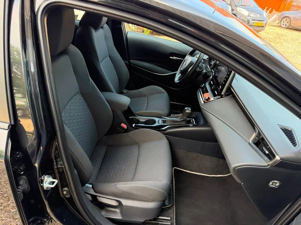 Toyota Corolla 2.0 Hybrid Dynamic uit 2020, foto 9