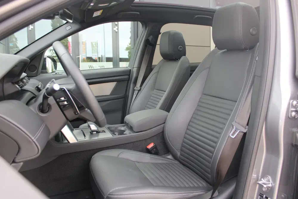 Land Rover Discovery Sport P270e Dynamic SE Pano uit 2025, foto 5
