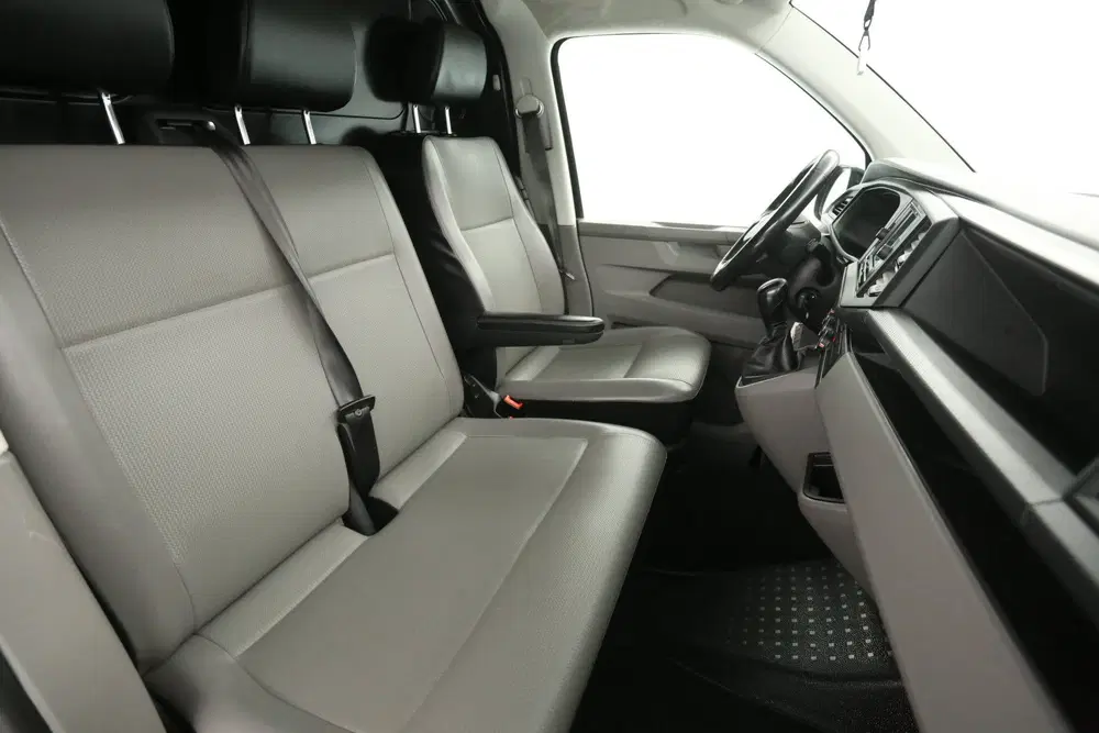 Volkswagen Transporter 2.0 TDI 150PK L1H1 uit 2020, foto 10