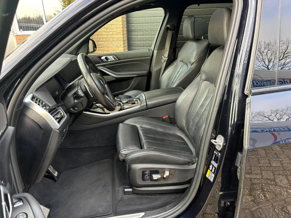 BMW X5 XDrive45e High Executive M-Sport Laser Sky uit 2020, foto 14