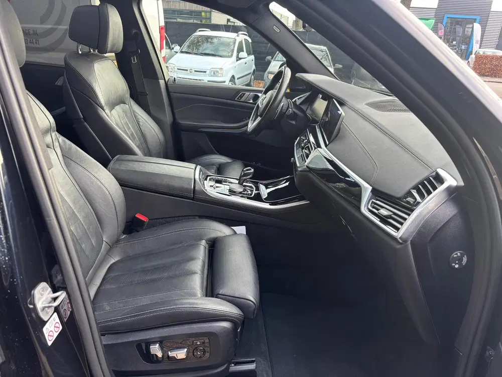 BMW X5 XDrive45e High Executive M-Sport Laser Sky uit 2020, foto 7