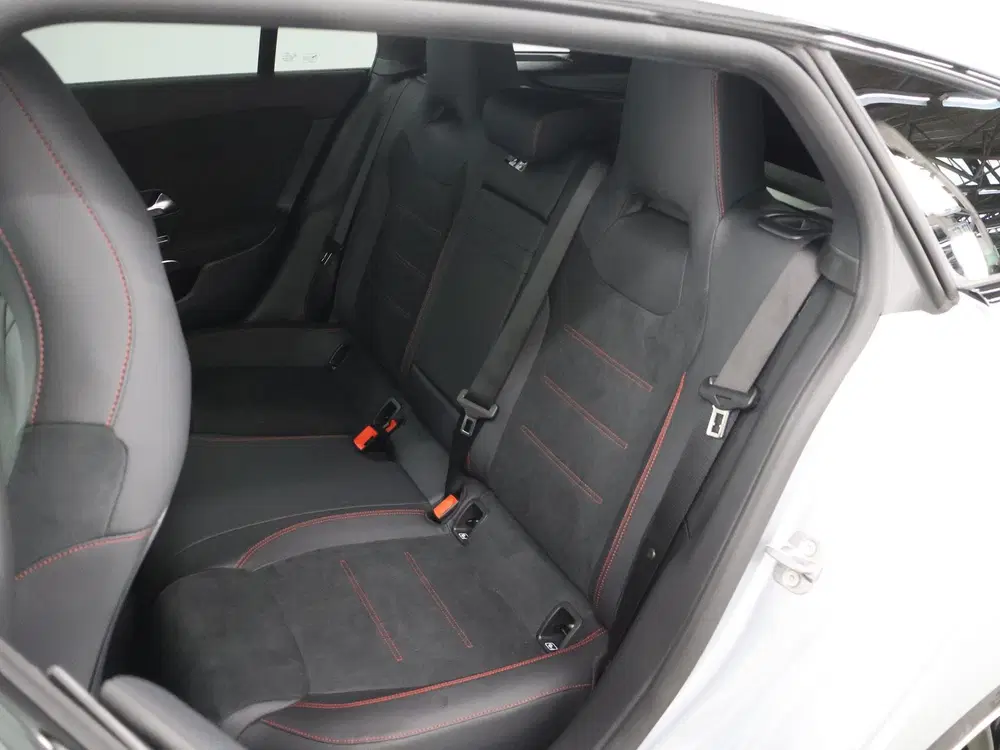 Mercedes-Benz CLA 180 Business Solutio uit 2025, foto 11