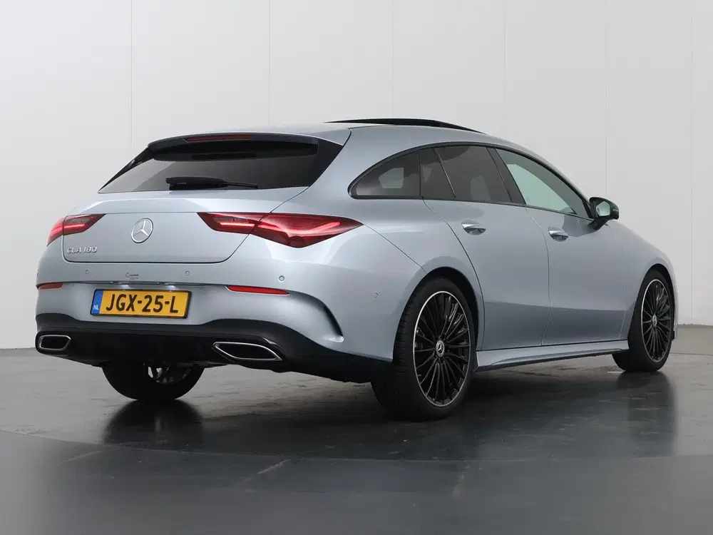 Mercedes-Benz CLA 180 Business Solutio uit 2025, foto 2