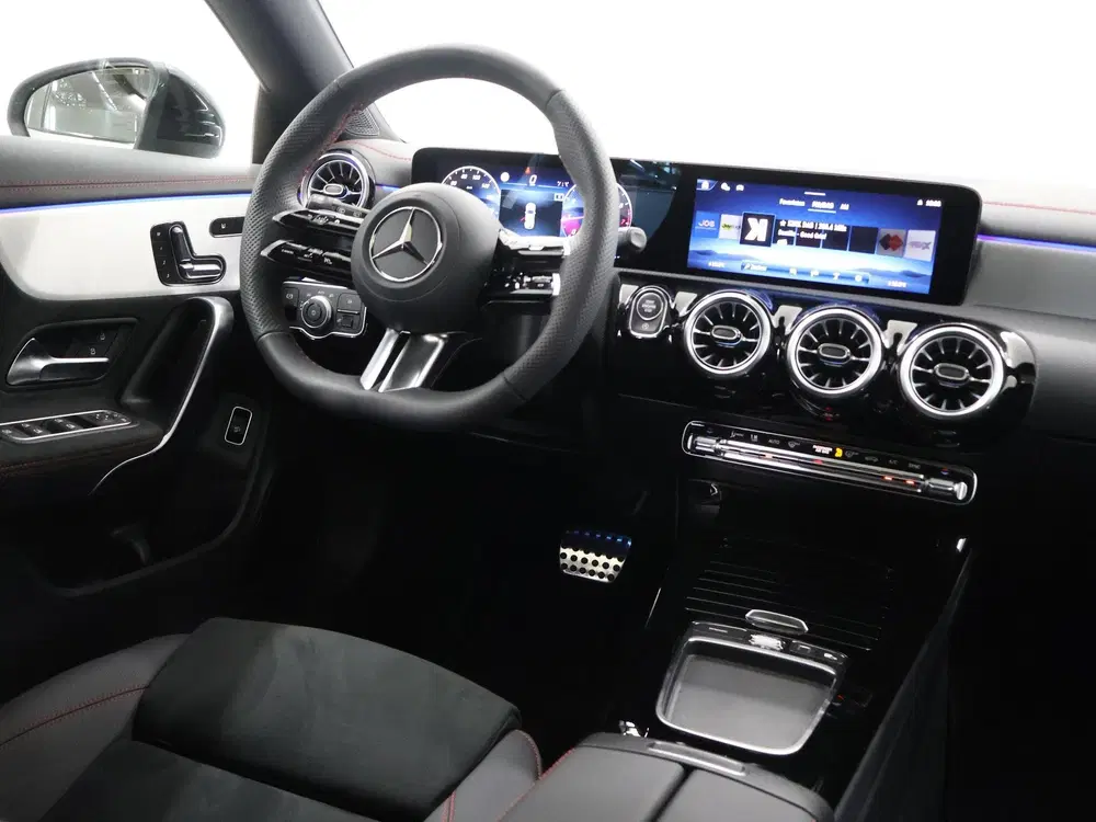 Mercedes-Benz CLA 180 Business Solutio uit 2025, foto 9
