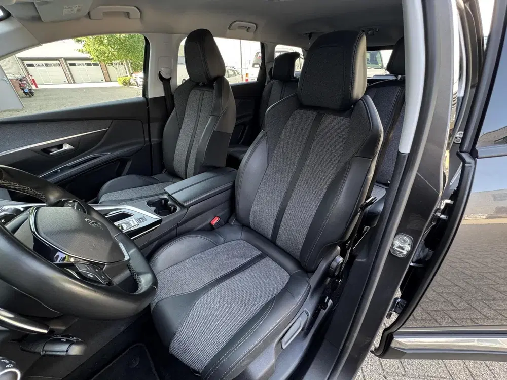 Peugeot 5008 PureTech Allure Avantage uit 2021, foto 11