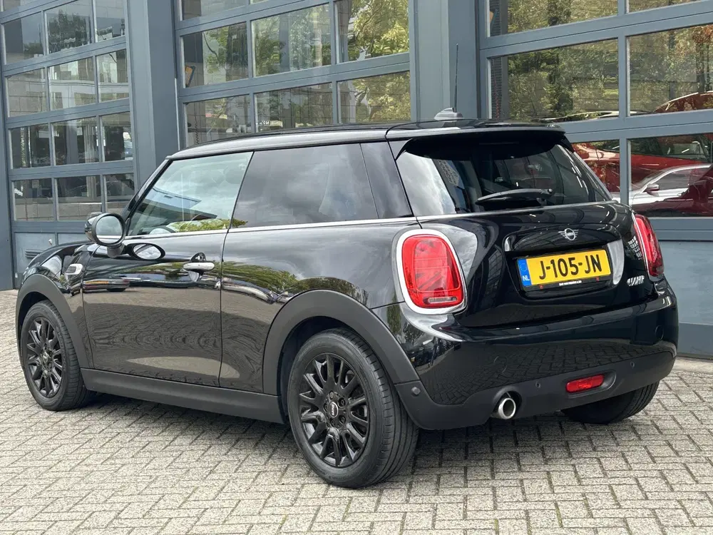 Mini Cooper 1.5 Cooper Chili uit 2020, foto 2