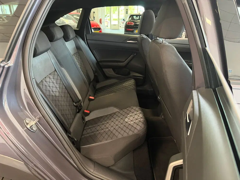 Volkswagen Taigo 1.0 TSI R-Line uit 2024, foto 13