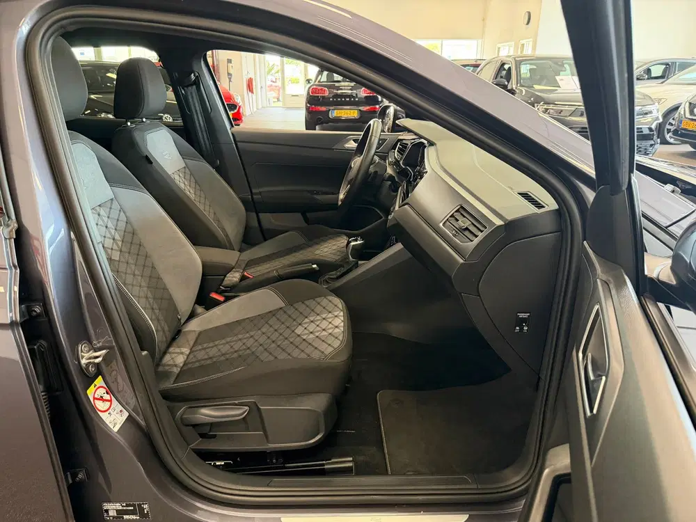 Volkswagen Taigo 1.0 TSI R-Line uit 2024, foto 14