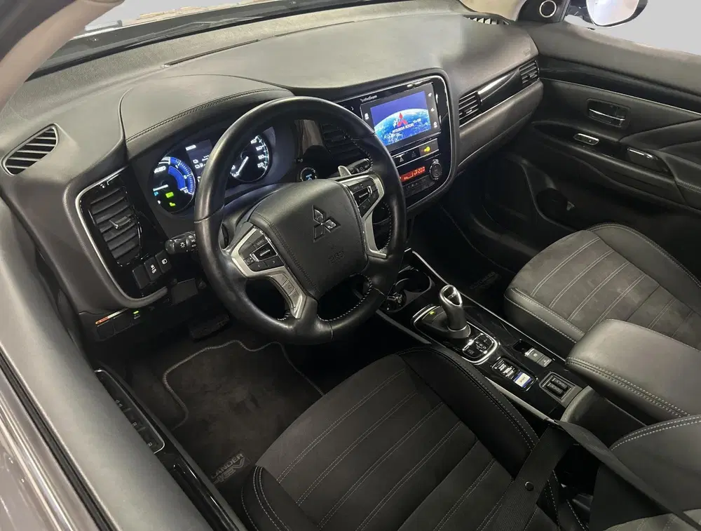 Mitsubishi Outlander 2.4 PHEV Intense+ uit 2019, foto 8