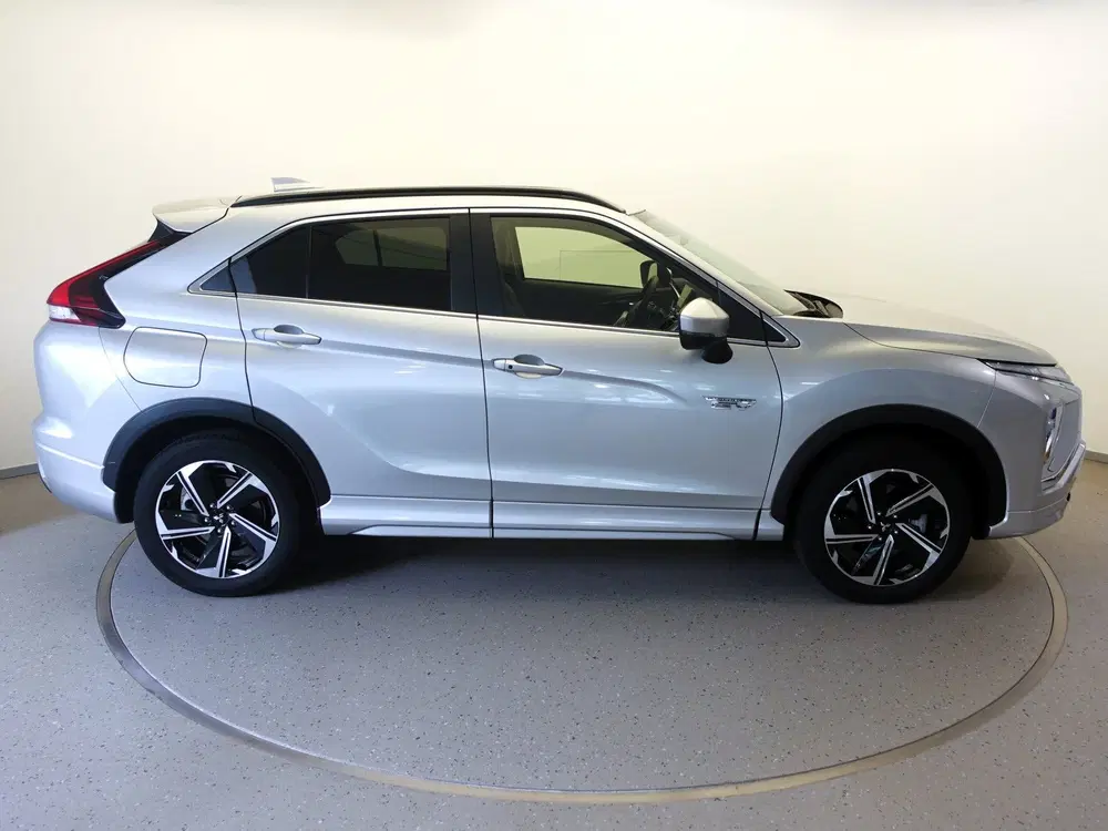 Mitsubishi Eclipse Cross 2.4i PHEV 188pk S-AWC "Executive" uit 2024, foto 3