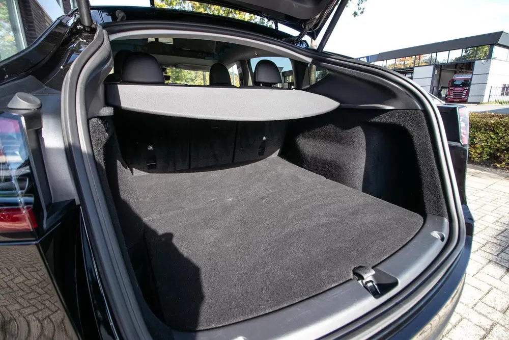 Tesla Model Y Long Range AWD 75 kWh uit 2024, foto 10