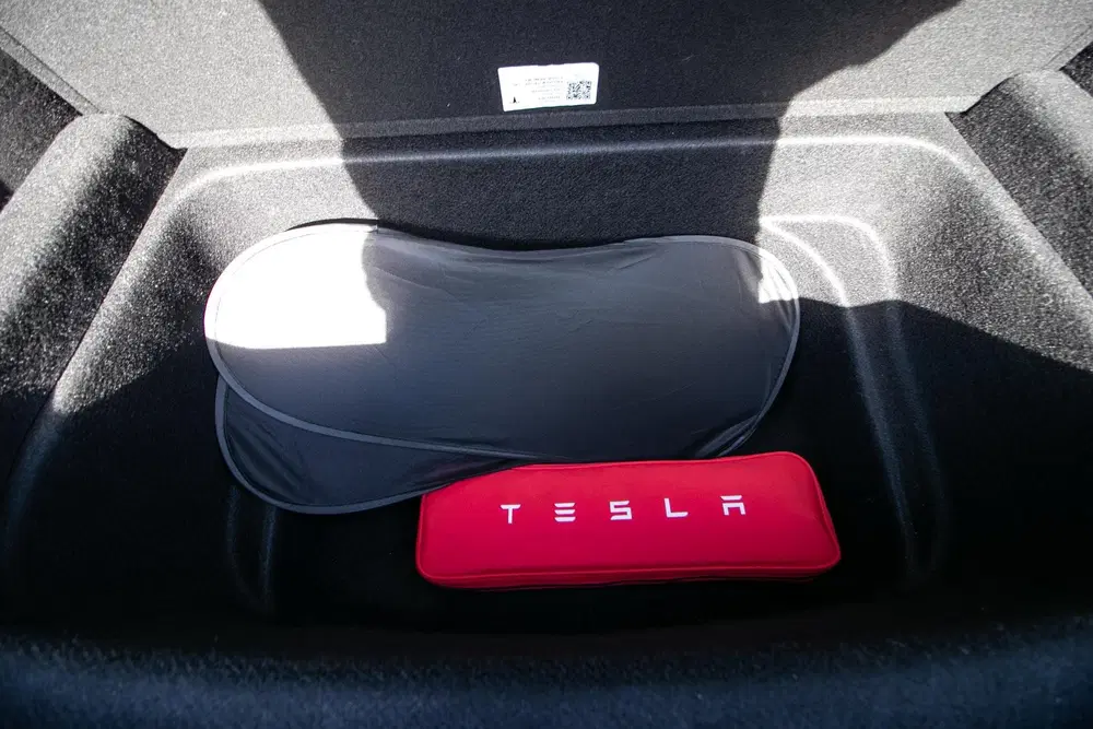 Tesla Model Y Long Range AWD 75 kWh uit 2024, foto 11