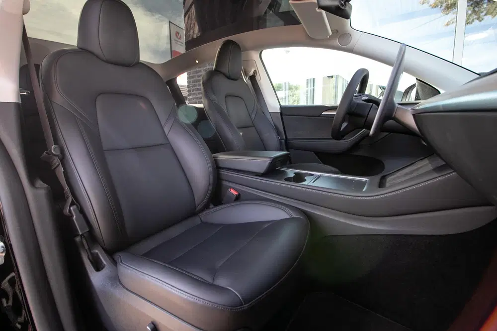 Tesla Model Y Long Range AWD 75 kWh uit 2024, foto 6