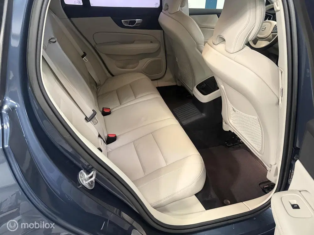 Volvo V60 2.0 T6 Plug-in hybrid AWD Plus Bright LONG uit 2022, foto 4