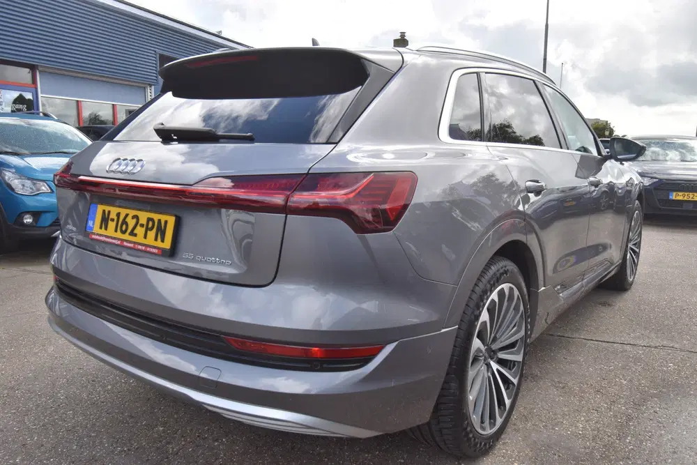 Audi e-tron 55 quattro Advanced edition 95 kWh uit 2021, foto 15