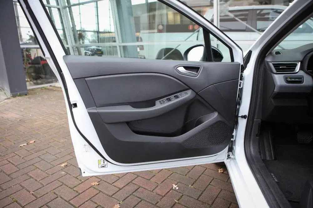 Renault Clio 1.6 ETFH 145PK uit 2024, foto 4