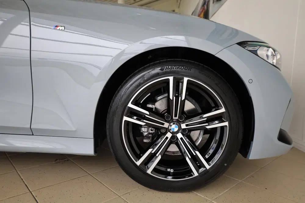 BMW 3-serie Touring 318i uit 2025, foto 6