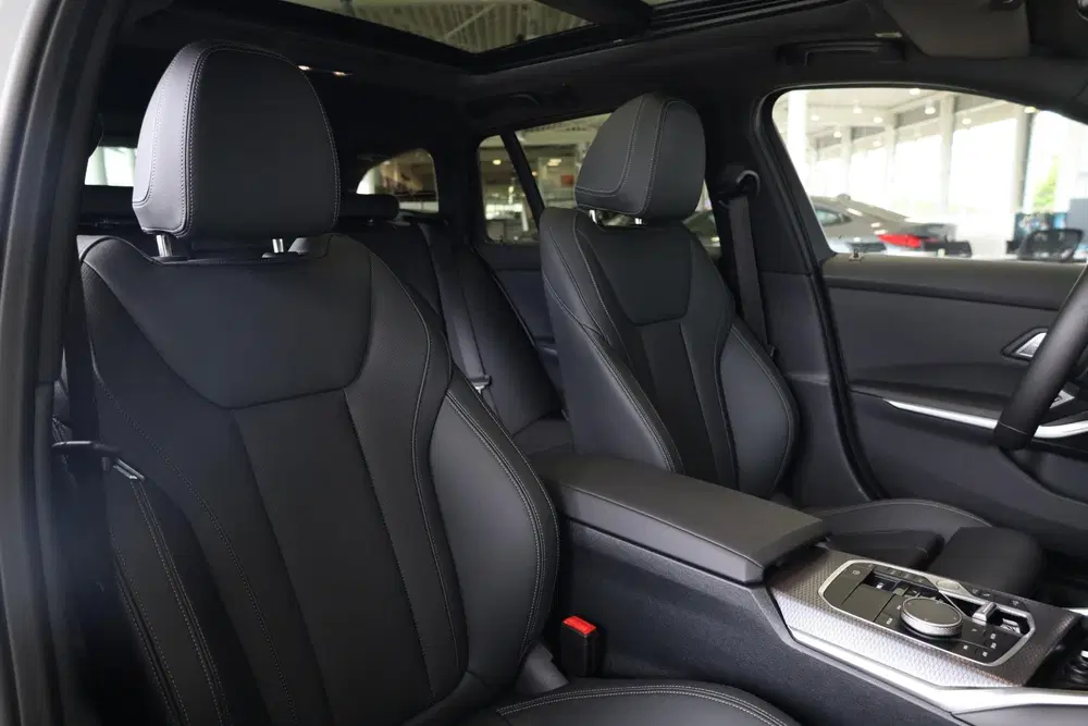 BMW 3-serie Touring 318i uit 2025, foto 9