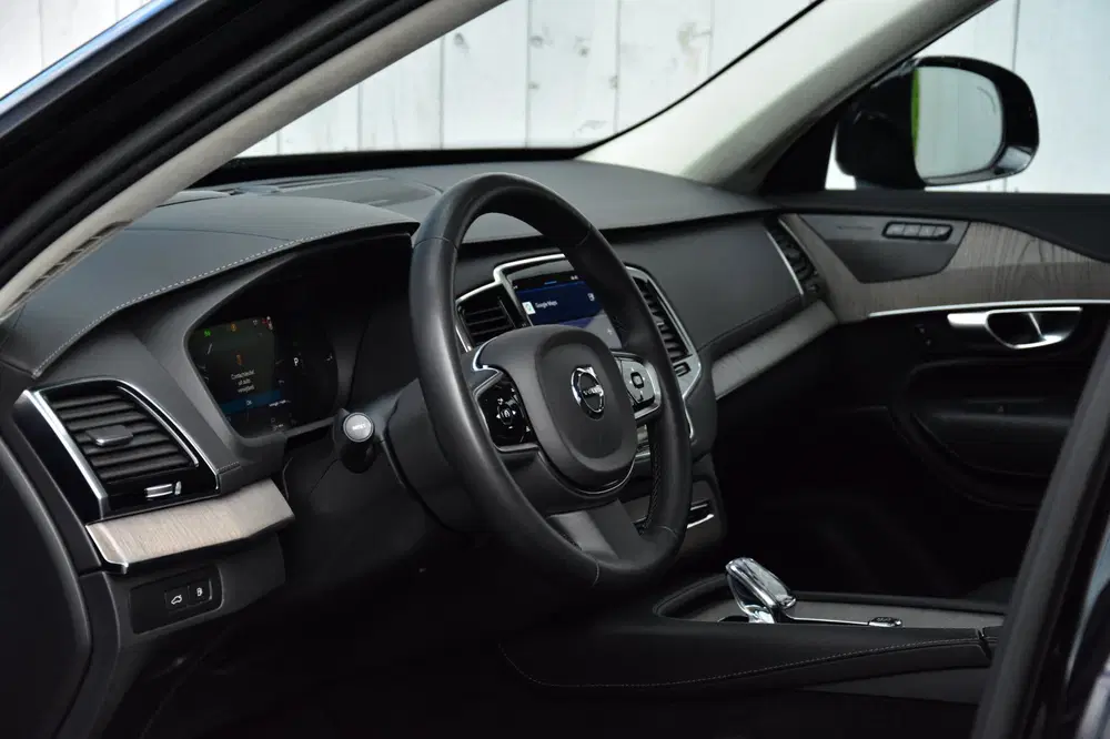 Volvo XC90 2.0 T8 Recharge AWD Ultimate Dark uit 2023, foto 3