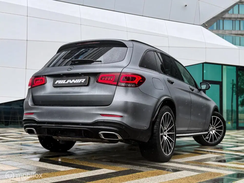 Mercedes-Benz GLC Mercedes GLC-klasse 300 4MATIC AMG Line uit 2019, foto 2