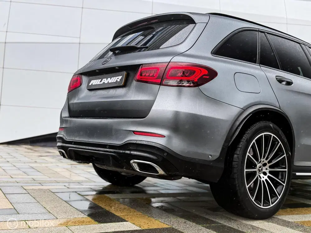 Mercedes-Benz GLC Mercedes GLC-klasse 300 4MATIC AMG Line uit 2019, foto 9
