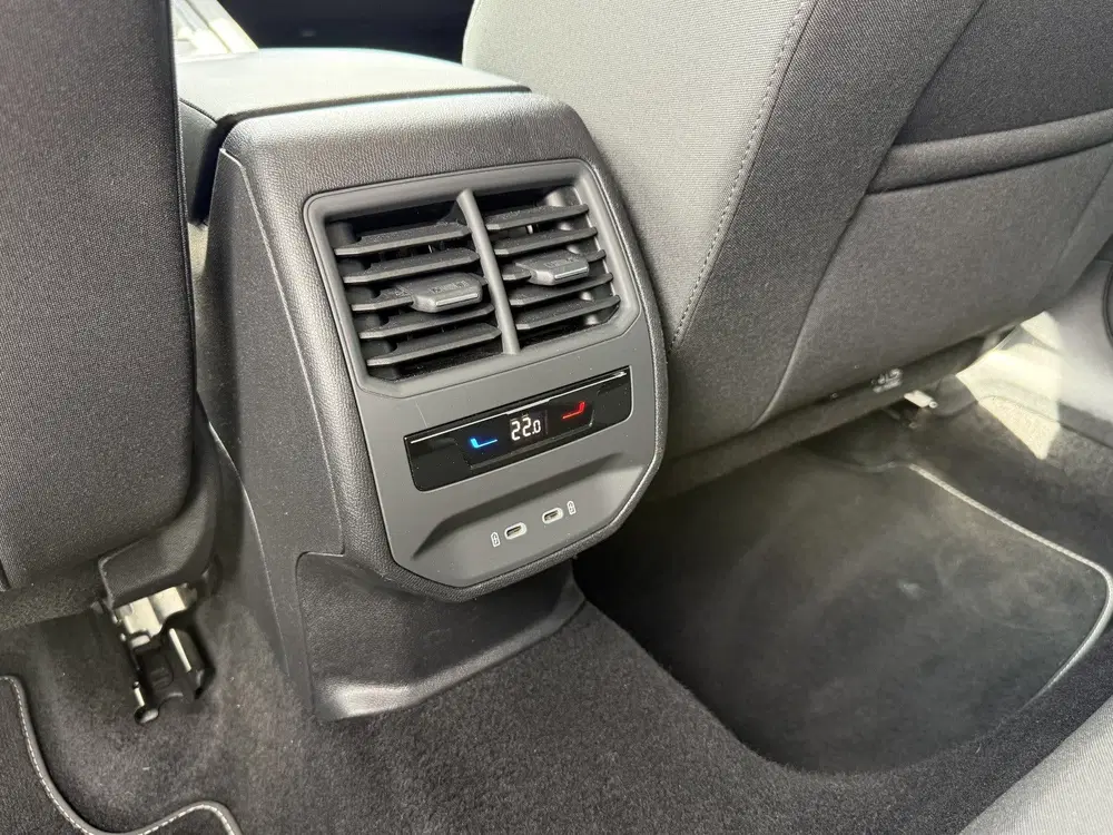 SEAT Leon 1.0 TSI Style Business Intense Ca uit 2022, foto 14