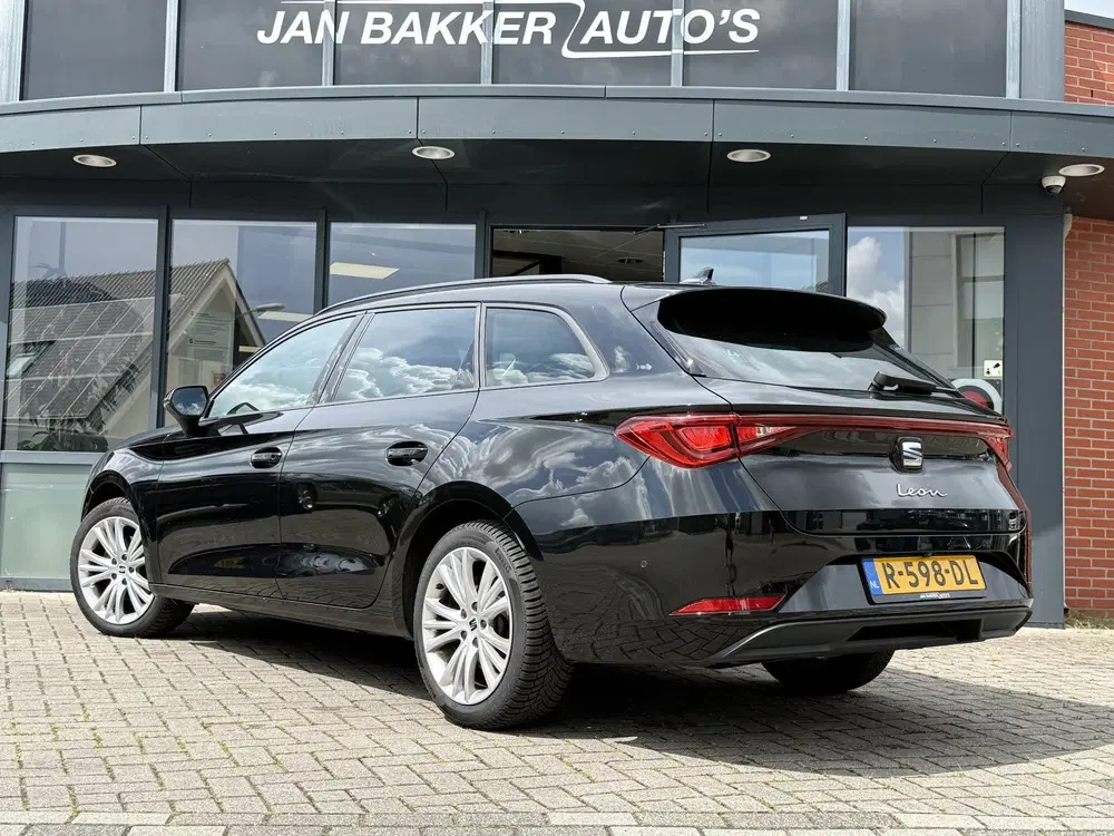 SEAT Leon 1.0 TSI Style Business Intense Ca uit 2022, foto 3