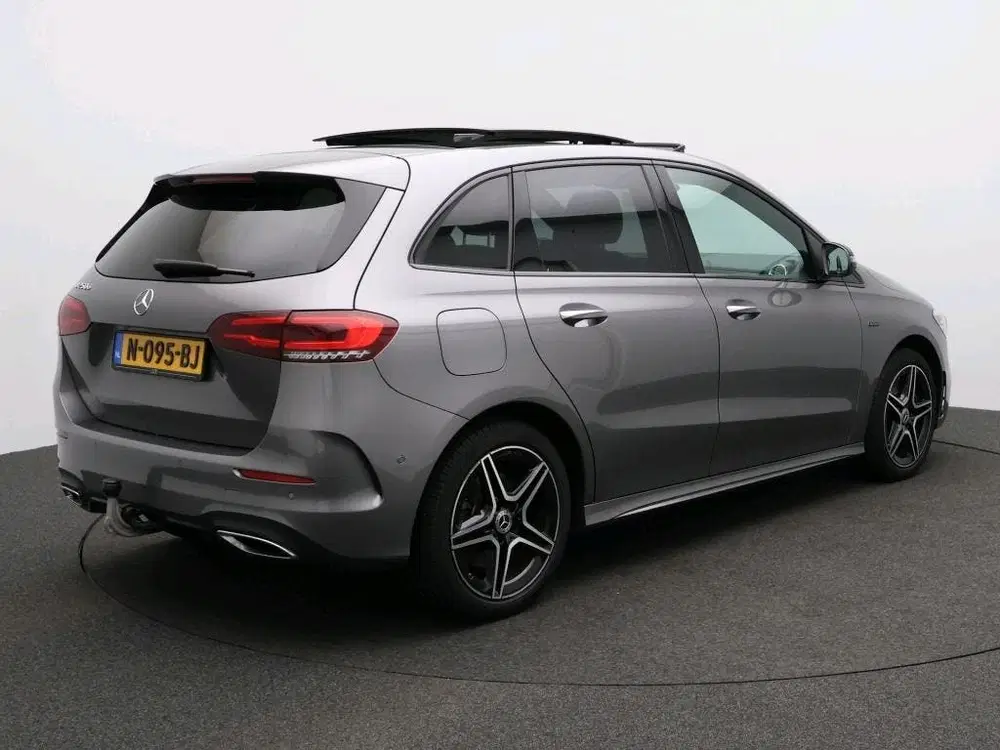 Mercedes-Benz B-Klasse 250 e Business Solution AMG Limited T uit 2021, foto 2