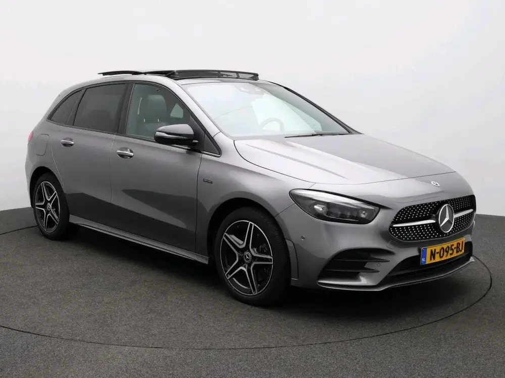 Mercedes-Benz B-Klasse 250 e Business Solution AMG Limited T uit 2021, foto 3