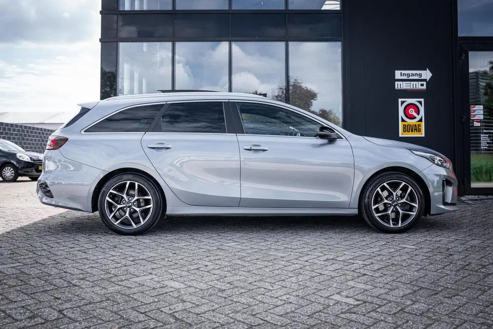 Kia Ceed 1.0 T-GDi GT-Line*PANO*CAMERA*VIRTUAL* uit 2021, foto 11