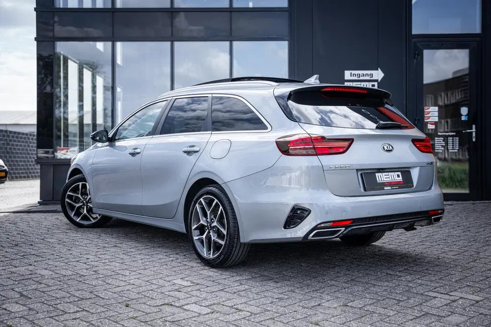 Kia Ceed 1.0 T-GDi GT-Line*PANO*CAMERA*VIRTUAL* uit 2021, foto 3