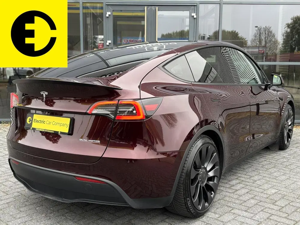 Tesla Model Y Performance AWD 75 kWh uit 2023, foto 14