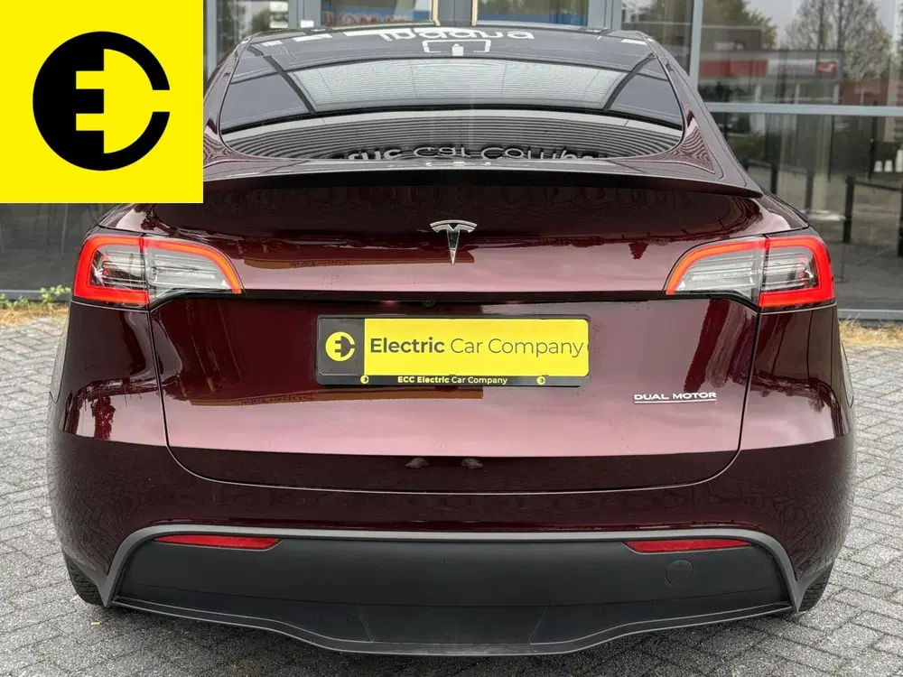 Tesla Model Y Performance AWD 75 kWh uit 2023, foto 15