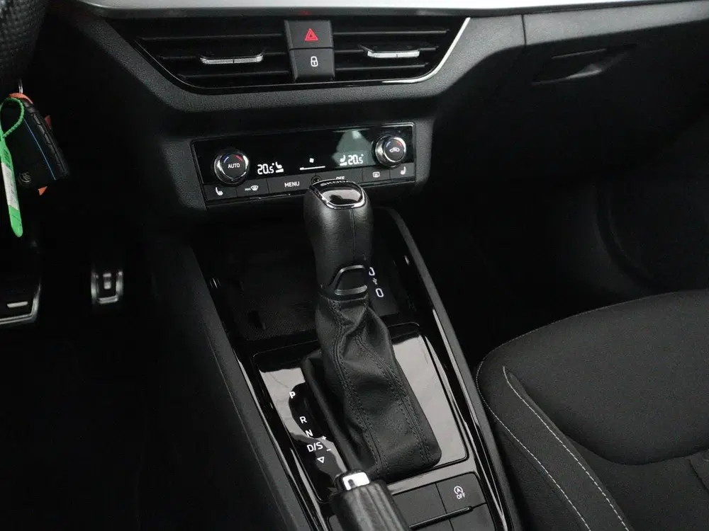 Skoda Kamiq 1.0 TSI Sport Business uit 2020, foto 9