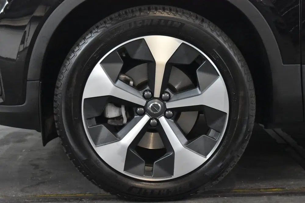 Volvo XC40 B4 197PK Plus Dark uit 2025, foto 5