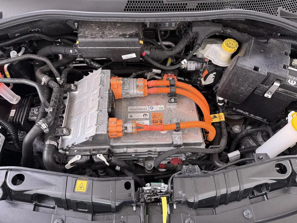 Abarth 500e Turismo 42 kWh Navigatie uit 2024, foto 10