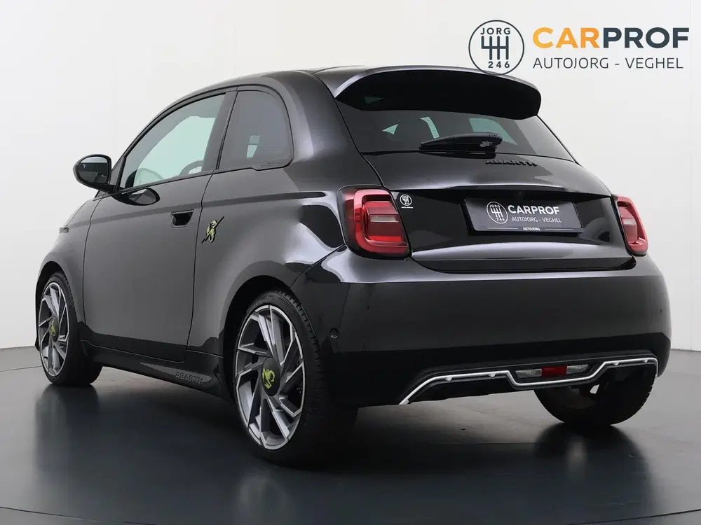 Abarth 500e Turismo 42 kWh Navigatie uit 2024, foto 2