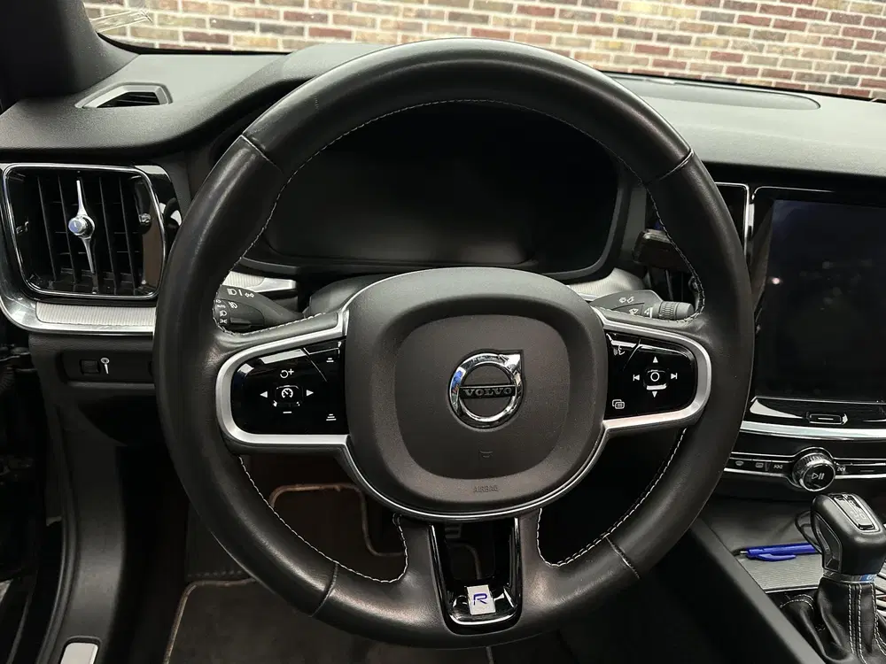Volvo S60 2.0 T4 R-Design Camera uit 2019, foto 11