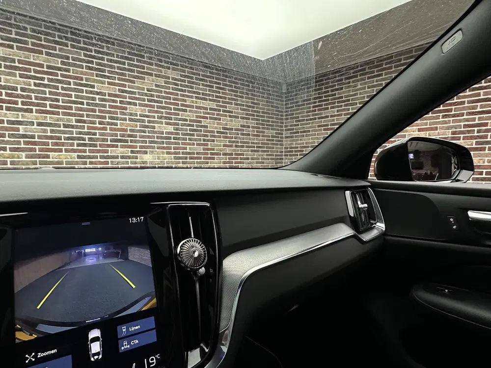 Volvo S60 2.0 T4 R-Design Camera uit 2019, foto 14