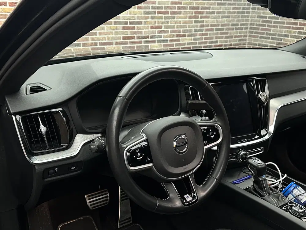 Volvo S60 2.0 T4 R-Design Camera uit 2019, foto 3