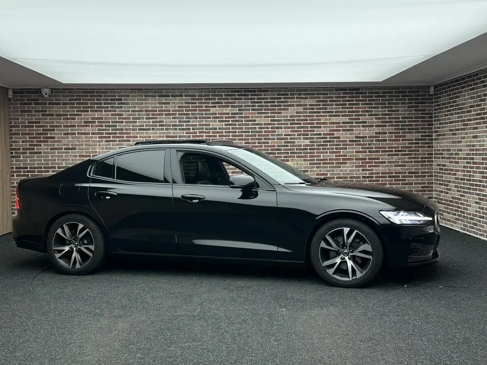 Volvo S60 2.0 T4 R-Design Camera uit 2019, foto 4
