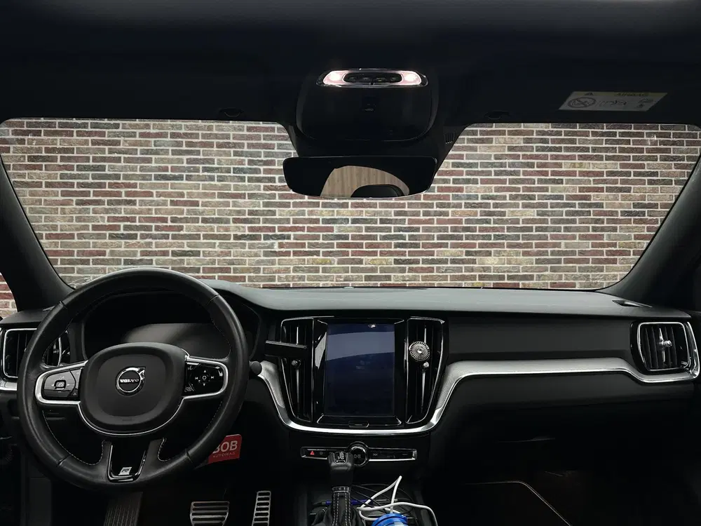 Volvo S60 2.0 T4 R-Design Camera uit 2019, foto 9