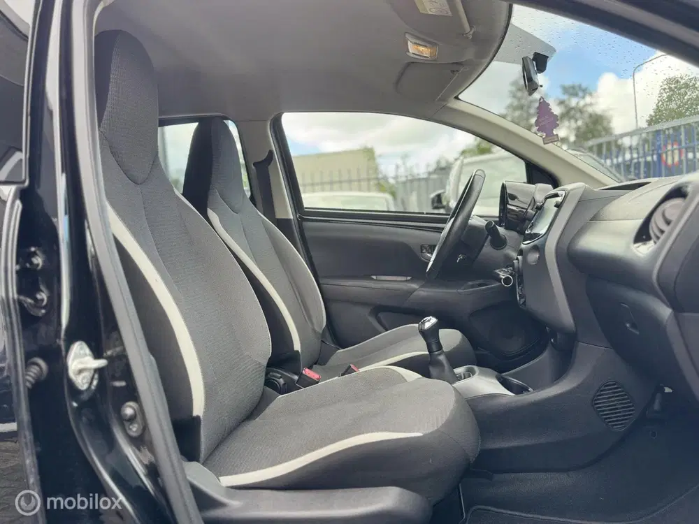 Toyota Aygo 1.0 VVT-i x-joy uit 2021, foto 11
