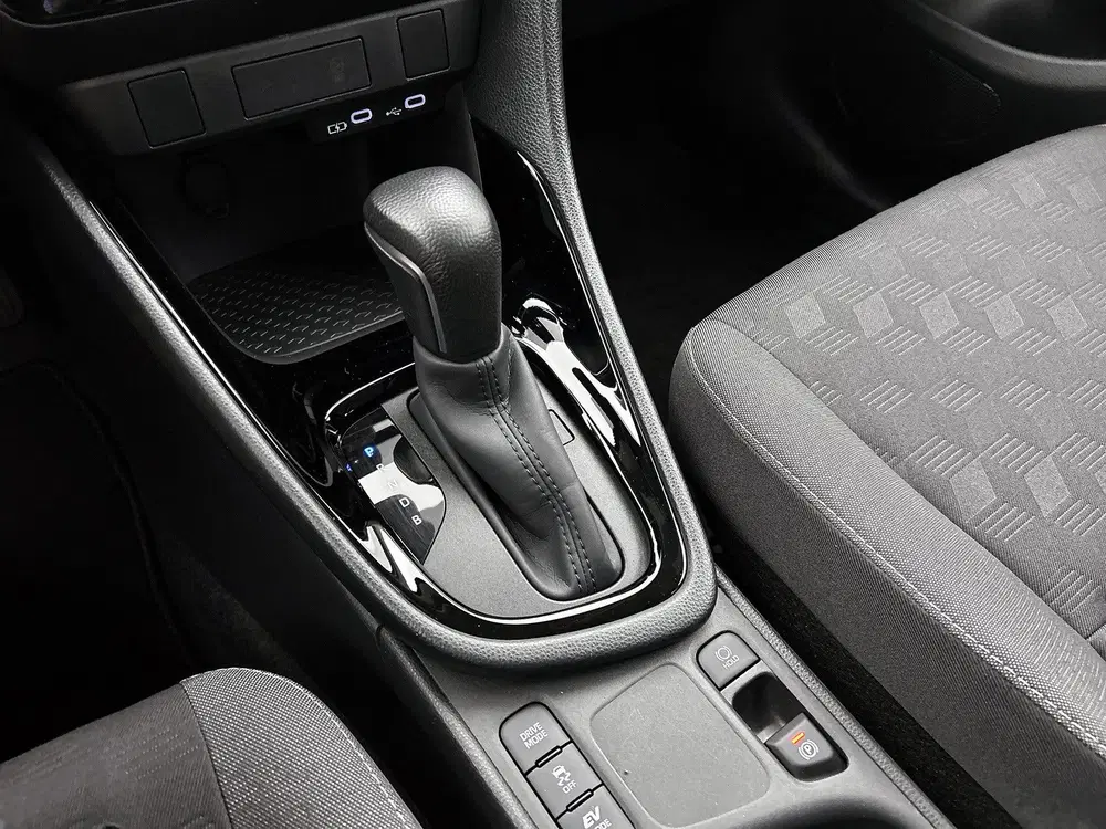 Toyota Yaris 1.5 Hybrid 115 First Edition uit 2024, foto 14