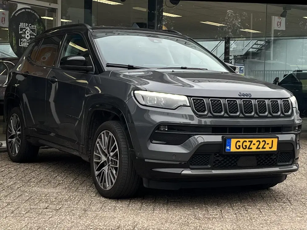 Jeep Compass 4xe 240 Plug-in Hybrid Electric Summit uit 2024, foto 2